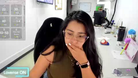 Snapshot of studcb_ chatting on July 6, 11:07 pm studcb_ online show from July 6, 11:07 pm
