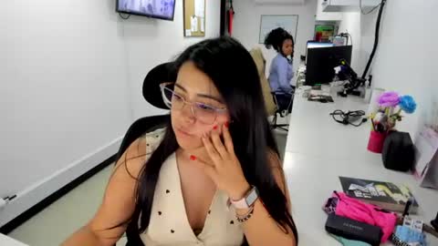 Snapshot of studcb_ chatting on August 4, 12:03 am studcb_ online show from August 4, 12:03 am