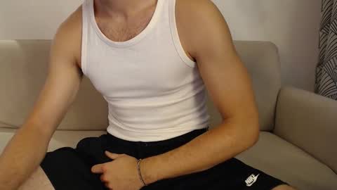Stud From Paris online show from October 1, 3:07 pm