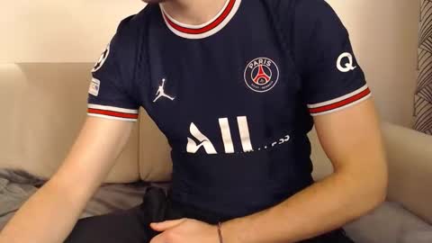 Stud From Paris online show from February 15, 5:09 pm