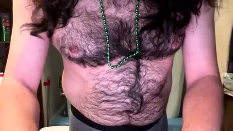 Snapshot of stuffsarecool chatting on March 18, 2:04 am Charlie online show from March 18, 2:04 am