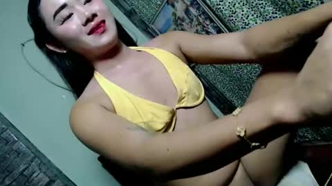 Snapshot of stunning_andrea69 chatting on May 14, 5:31 pm stunning_andrea69 online show from May 14, 5:31 pm