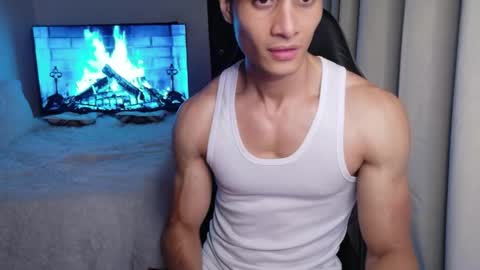 stylish man online show from April 24, 11:18 pm