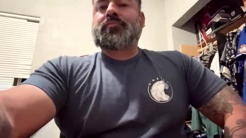 Snapshot of suavecito67 chatting on November 4, 7:51 am suavecito67 online show from November 4, 7:51 am