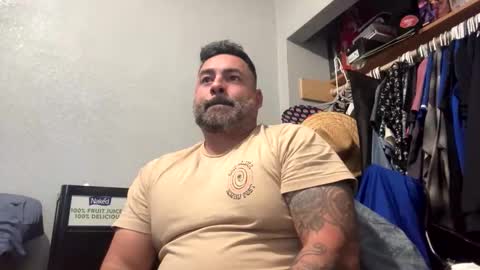 Snapshot of suavecito67 chatting on December 1, 4:06 am suavecito67 online show from December 1, 4:06 am