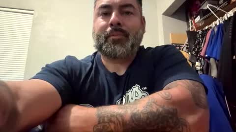 Snapshot of suavecito67 chatting on December 19, 3:02 am suavecito67 online show from December 19, 3:02 am