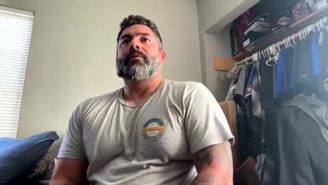 Snapshot of suavecito67 chatting on May 16, 10:41 pm suavecito67 online show from May 16, 10:41 pm