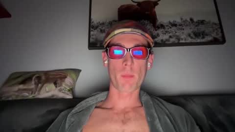 Snapshot of suavedailly chatting on November 17, 9:26 am suavedailly online show from November 17, 9:26 am