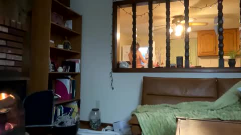 Snapshot of sub4you69brat chatting on March 9, 12:31 am sub4you69brat online show from March 9, 12:31 am