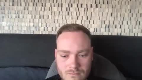 Snapshot of sub_austr chatting on March 8, 4:17 pm sub_austr online show from March 8, 4:17 pm