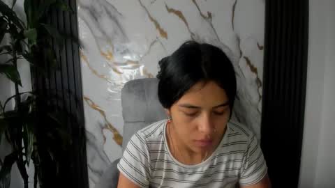 sub_scarlett_ online show from February 23, 12:24 pm