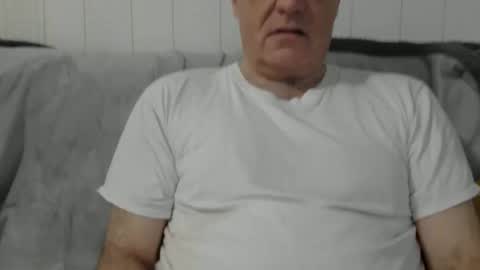 Snapshot of subforlatinas chatting on December 15, 8:07 am subforlatinas online show from December 15, 8:07 am