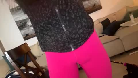 Sissy Isabella online show from December 17, 7:25 am