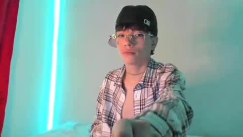 Snapshot of submissive_boyy_ chatting on December 10, 4:17 pm nico online show from December 10, 4:17 pm