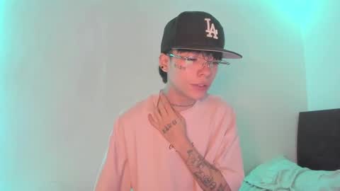 Snapshot of submissive_boyy_ chatting on December 17, 3:49 pm nico online show from December 17, 3:49 pm