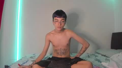 Snapshot of submissive_boyy_ chatting on December 28, 3:59 pm nico online show from December 28, 3:59 pm