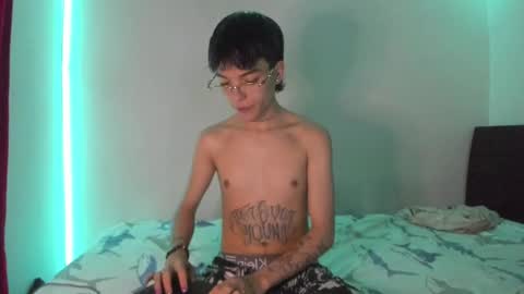 Snapshot of submissive_boyy_ chatting on January 15, 2:35 pm nico online show from January 15, 2:35 pm