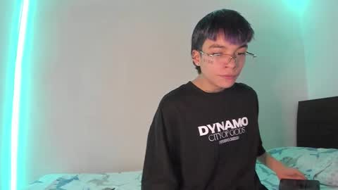 Snapshot of submissive_boyy_ chatting on January 23, 1:56 pm nico online show from January 23, 1:56 pm