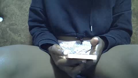 Snapshot of submissive_slut001 chatting on December 28, 10:47 am submissive_slut001 online show from December 28, 10:47 am