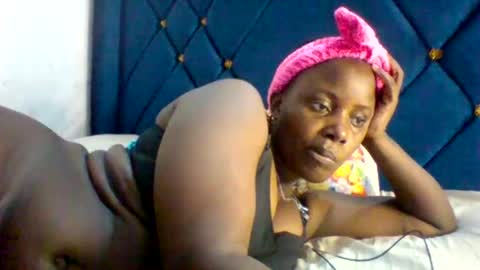 Snapshot of submissive_slut001 chatting on November 22, 12:04 pm submissive_slut001 online show from November 22, 12:04 pm