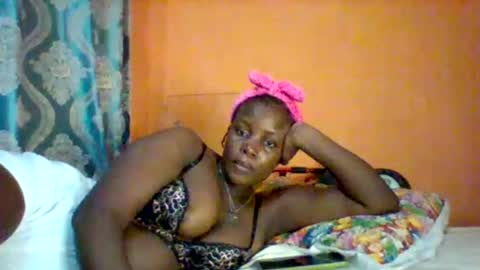 Snapshot of submissive_slut001 chatting on January 11, 10:31 am submissive_slut001 online show from January 11, 10:31 am
