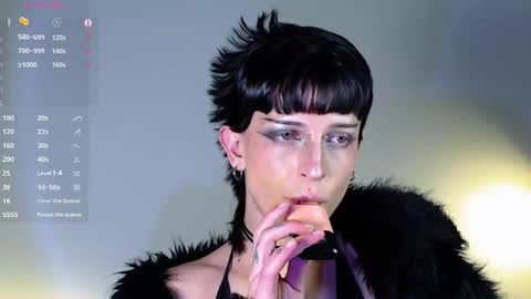 Snapshot of succubot chatting on November 20, 7:30 am Angel online show from November 20, 7:30 am