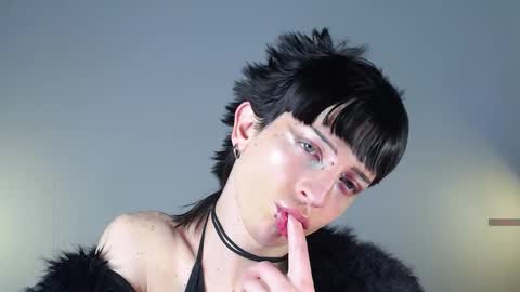 Snapshot of succubot chatting on November 28, 11:13 am Angel online show from November 28, 11:13 am