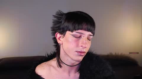 Snapshot of succubot chatting on November 30, 8:29 am Angel online show from November 30, 8:29 am