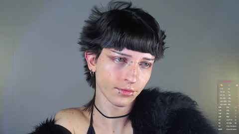 Snapshot of succubot chatting on December 4, 9:51 am Angel online show from December 4, 9:51 am