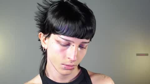 Snapshot of succubot chatting on December 5, 10:02 am Angel online show from December 5, 10:02 am