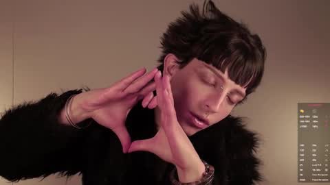 Snapshot of succubot chatting on January 5, 9:29 pm Angel online show from January 5, 9:29 pm