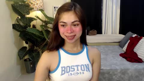 Snapshot of suckablechick chatting on March 6, 8:30 am Marry online show from March 6, 8:30 am