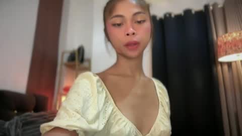 Snapshot of suckablechick chatting on June 15, 5:09 am Marry online show from June 15, 5:09 am