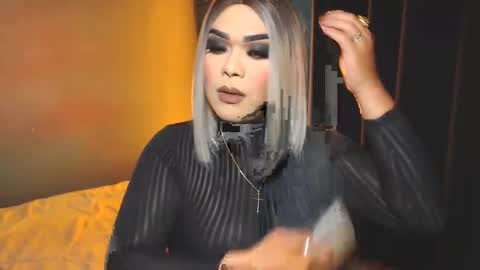 Snapshot of suckablecockoffreya chatting on December 21, 11:45 pm JADE ELYSE online show from December 21, 11:45 pm