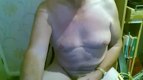 suffolkboy4 online show from November 7, 9:48 pm