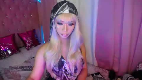 Snapshot of sugar_hally chatting on November 6, 1:45 pm your ultimate goddess online show from November 6, 1:45 pm