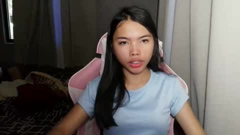 Snapshot of sugar_holly96 chatting on May 10, 5:12 am sugar_holly96 online show from May 10, 5:12 am