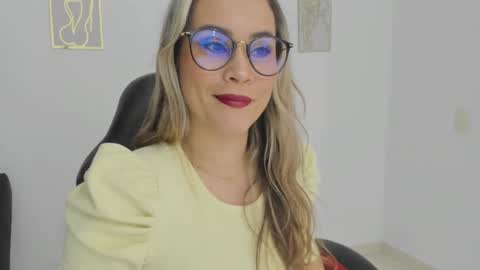 sugar_milff online show from December 5, 2:14 pm