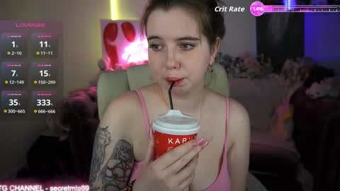 Mia online show from November 2, 9:39 pm