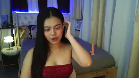 Snapshot of sugar_pinay18x chatting on January 9, 8:43 pm sugar_pinay18x online show from January 9, 8:43 pm