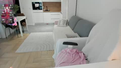 Snapshot of sugar_rainbow chatting on May 10, 3:12 am Kinga online show from May 10, 3:12 am