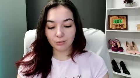 Snapshot of sugar_xmegan chatting on June 18, 6:35 am Megan online show from June 18, 6:35 am