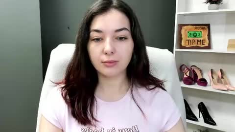 Snapshot of sugar_xmegan chatting on June 22, 6:43 am Megan online show from June 22, 6:43 am