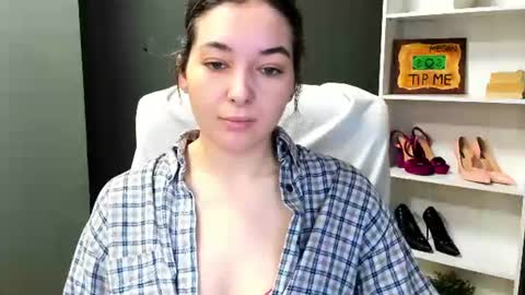 Snapshot of sugar_xmegan chatting on July 7, 8:40 am Megan online show from July 7, 8:40 am