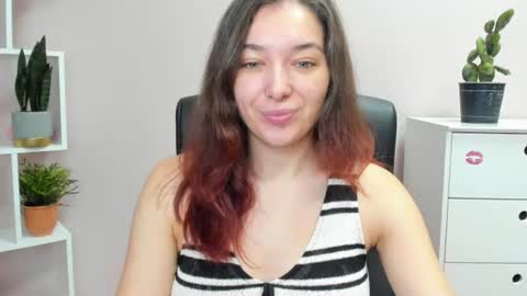 Snapshot of sugar_xmegan chatting on August 1, 7:18 am Megan online show from August 1, 7:18 am
