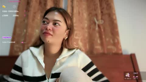 Snapshot of sugarlips_xox chatting on April 6, 12:28 pm Sugar online show from April 6, 12:28 pm