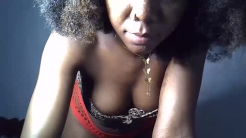 sugarluna001 online show from April 28, 7:19 pm