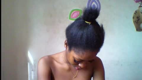 Snapshot of sugarmeltsxx chatting on October 15, 8:03 am Bella online show from October 15, 8:03 am