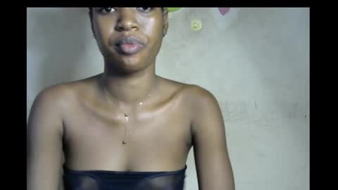 Snapshot of sugarmeltsxx chatting on November 20, 10:15 am Bella online show from November 20, 10:15 am