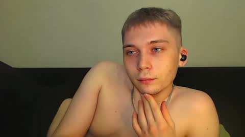 Snapshot of sugarrebit chatting on February 4, 10:34 pm Sugarbutter  online show from February 4, 10:34 pm